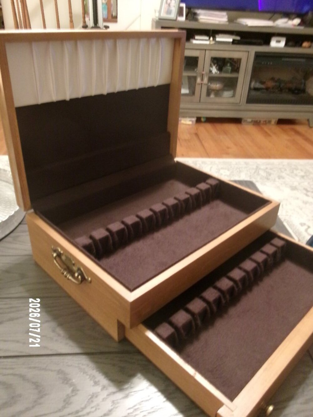 VTG Solid Oak Wood Silverware Flatware Storage Chest Box  w/Felt Lined Drawer